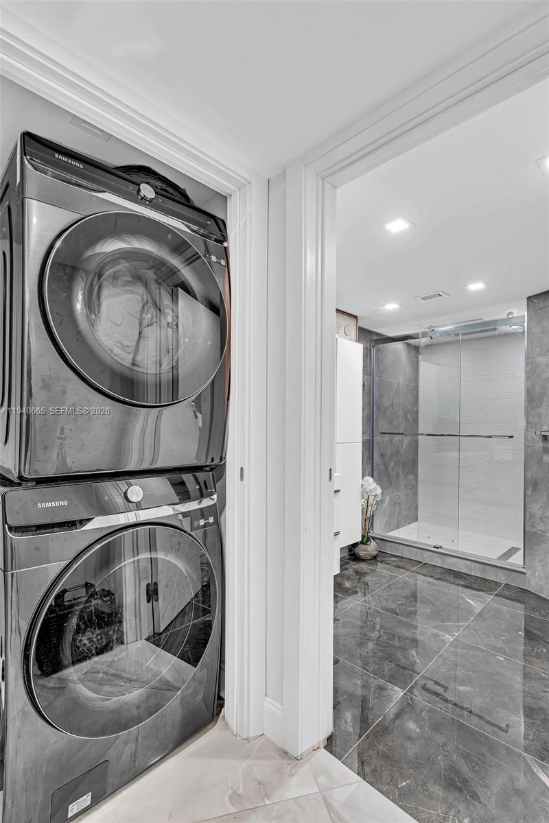 MYSTIC POINTE TOWER 500 C - Residential