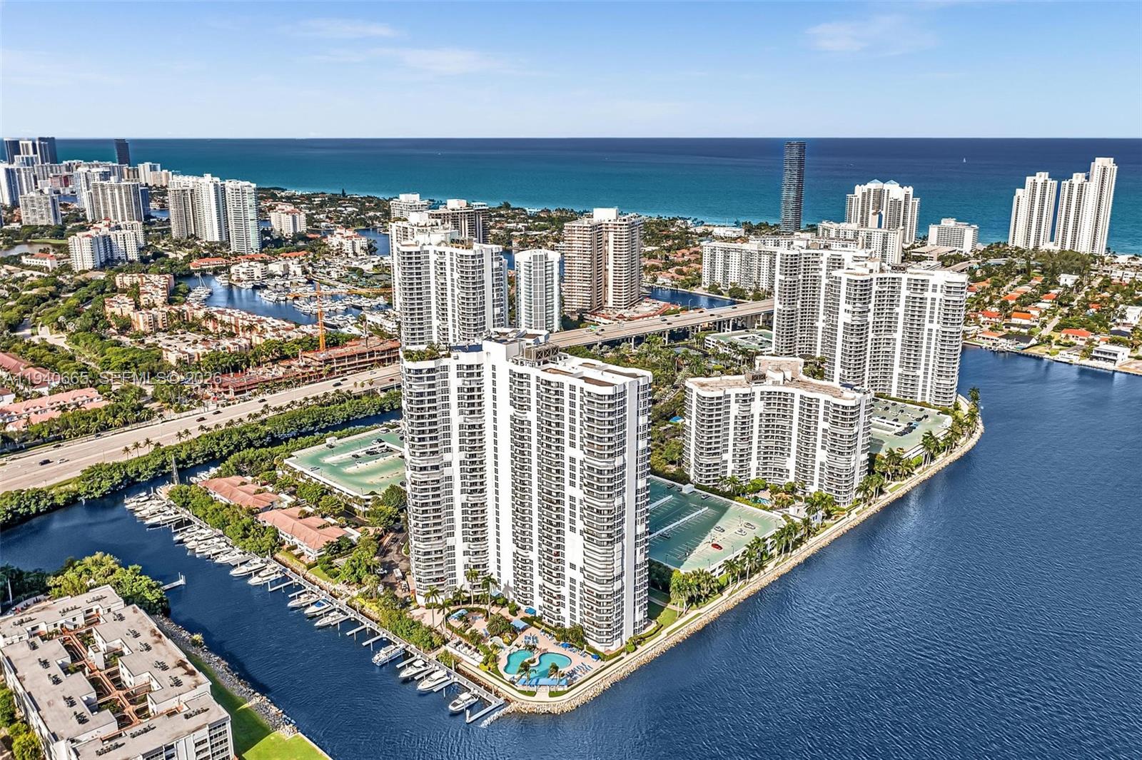 MYSTIC POINTE TOWER 500 C - Residential