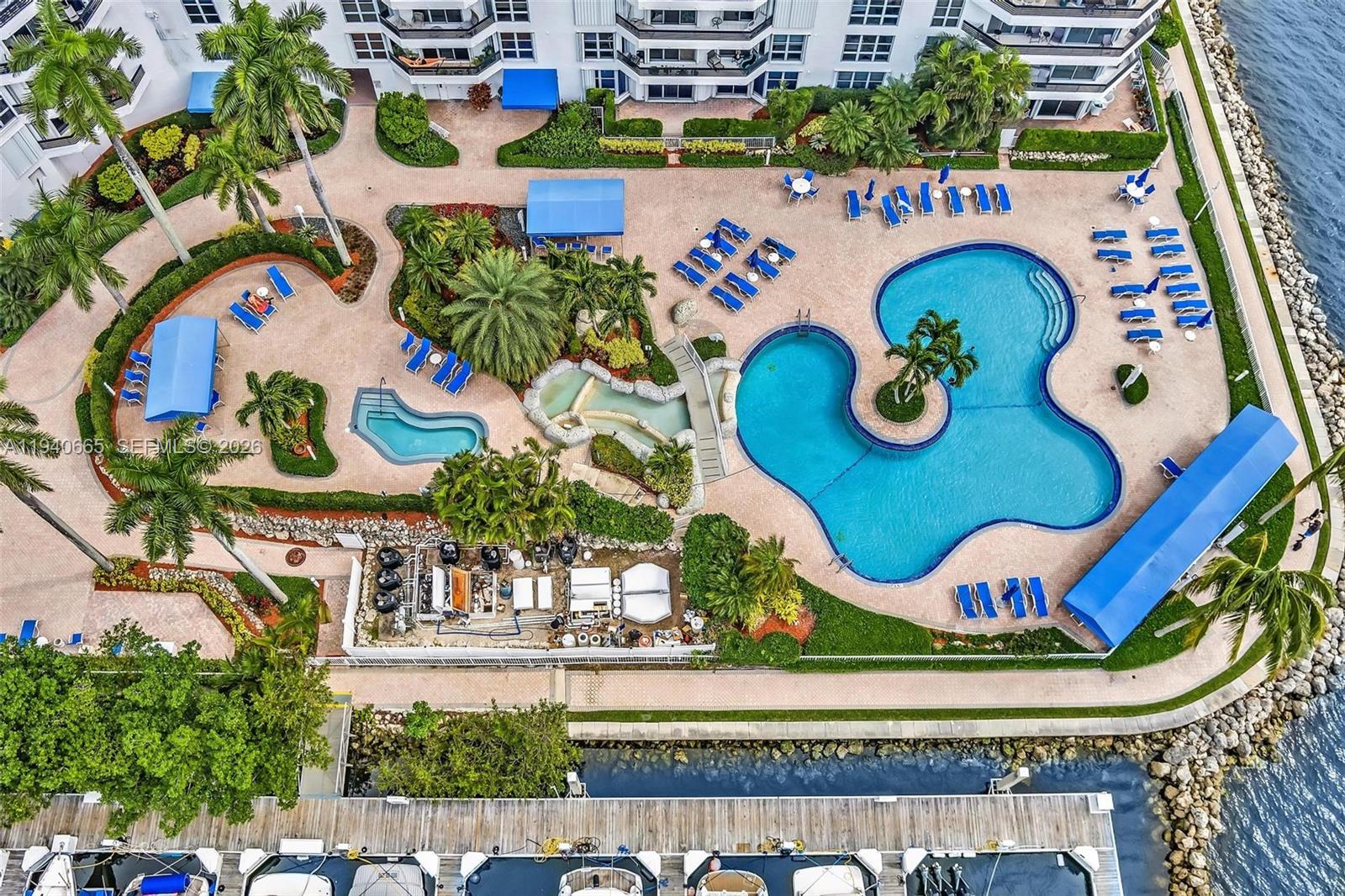 MYSTIC POINTE TOWER 500 C - Residential