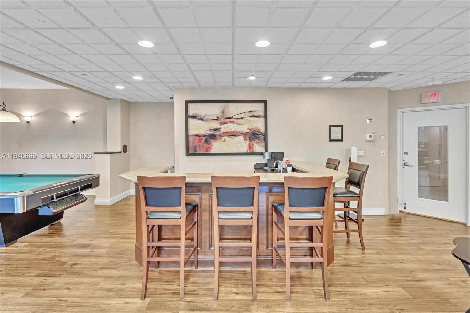 MYSTIC POINTE TOWER 500 C - Residential