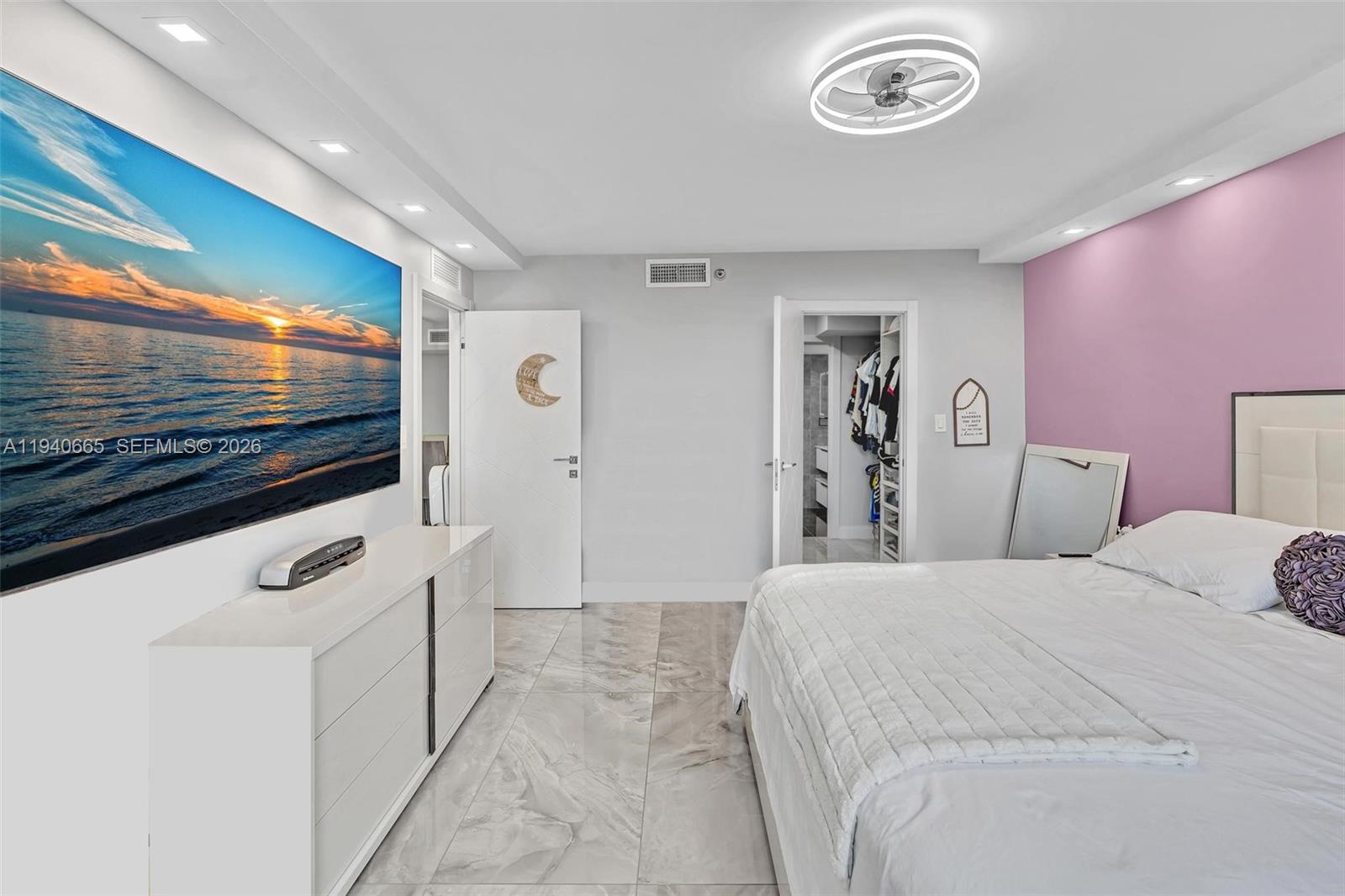 MYSTIC POINTE TOWER 500 C - Residential