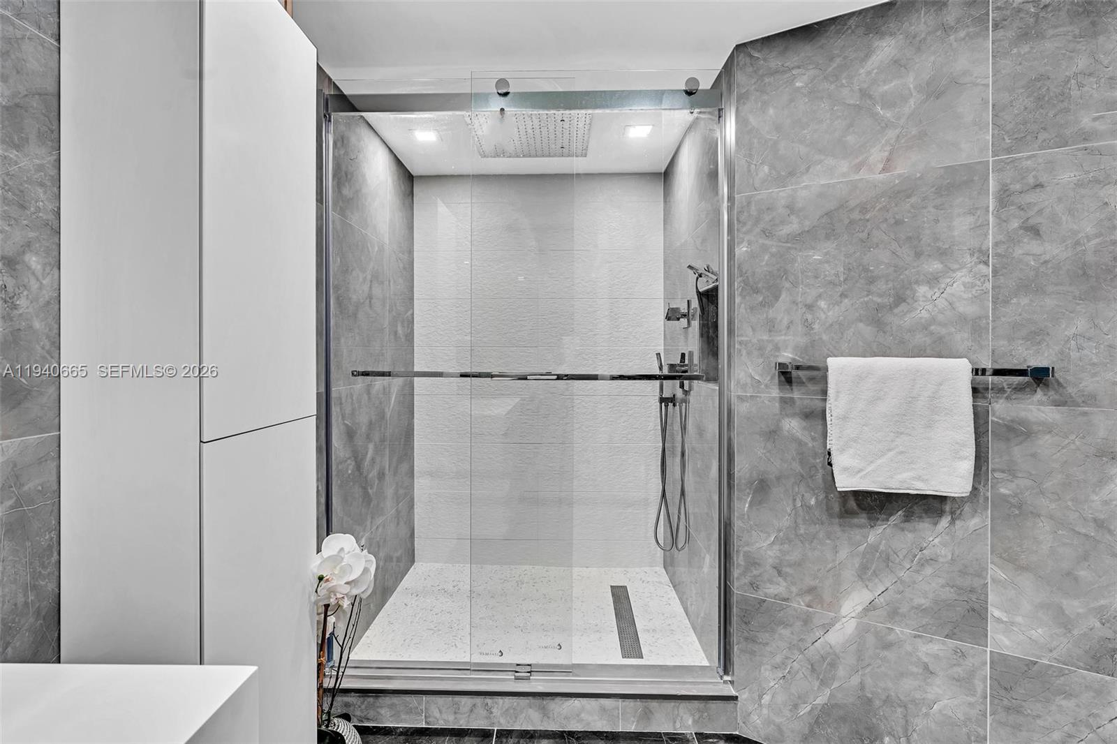 MYSTIC POINTE TOWER 500 C - Residential