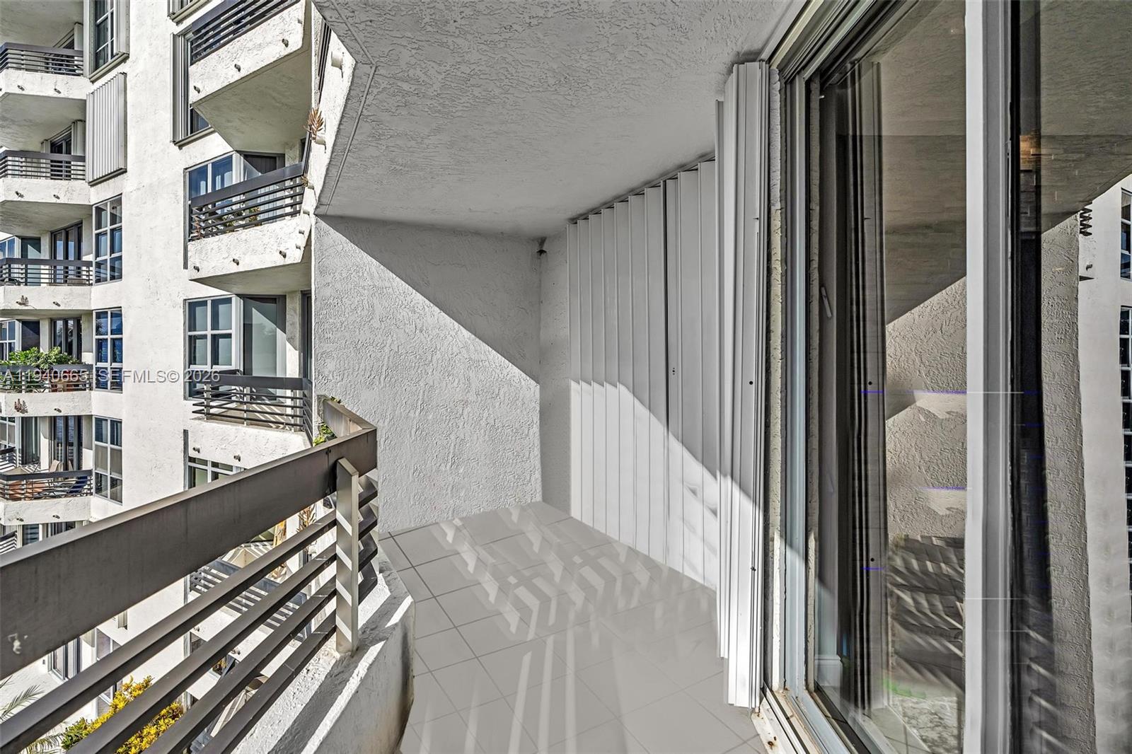 MYSTIC POINTE TOWER 500 C - Residential