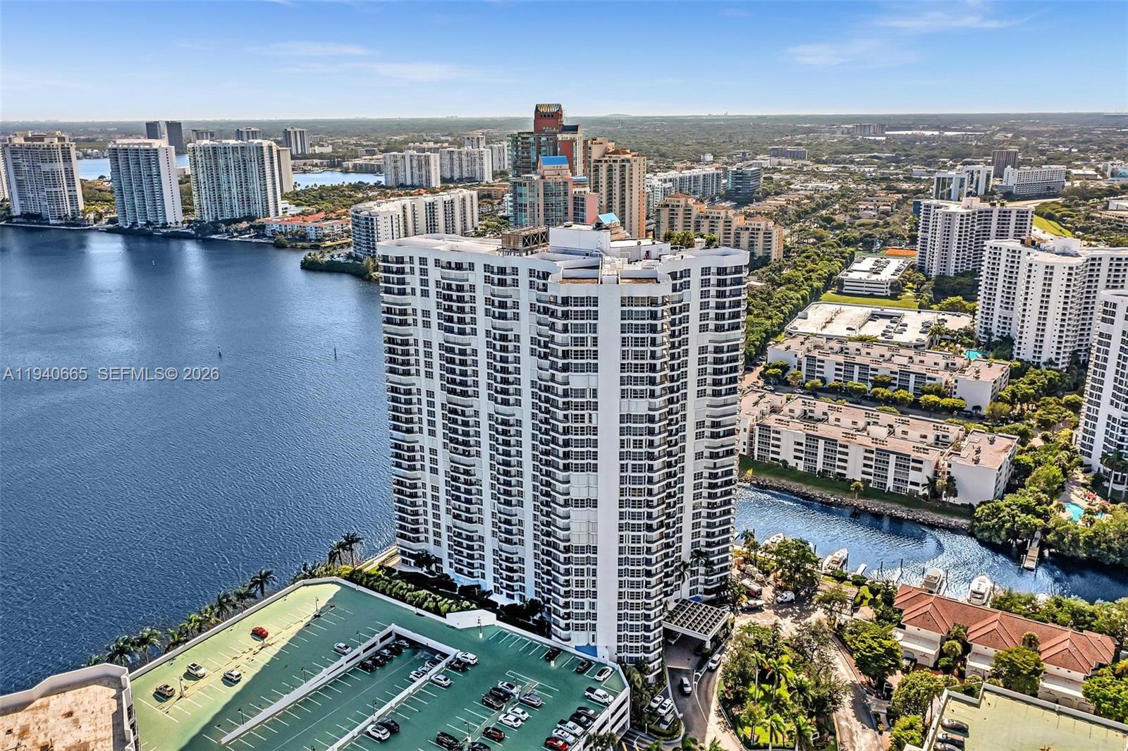 MYSTIC POINTE TOWER 500 C - Residential