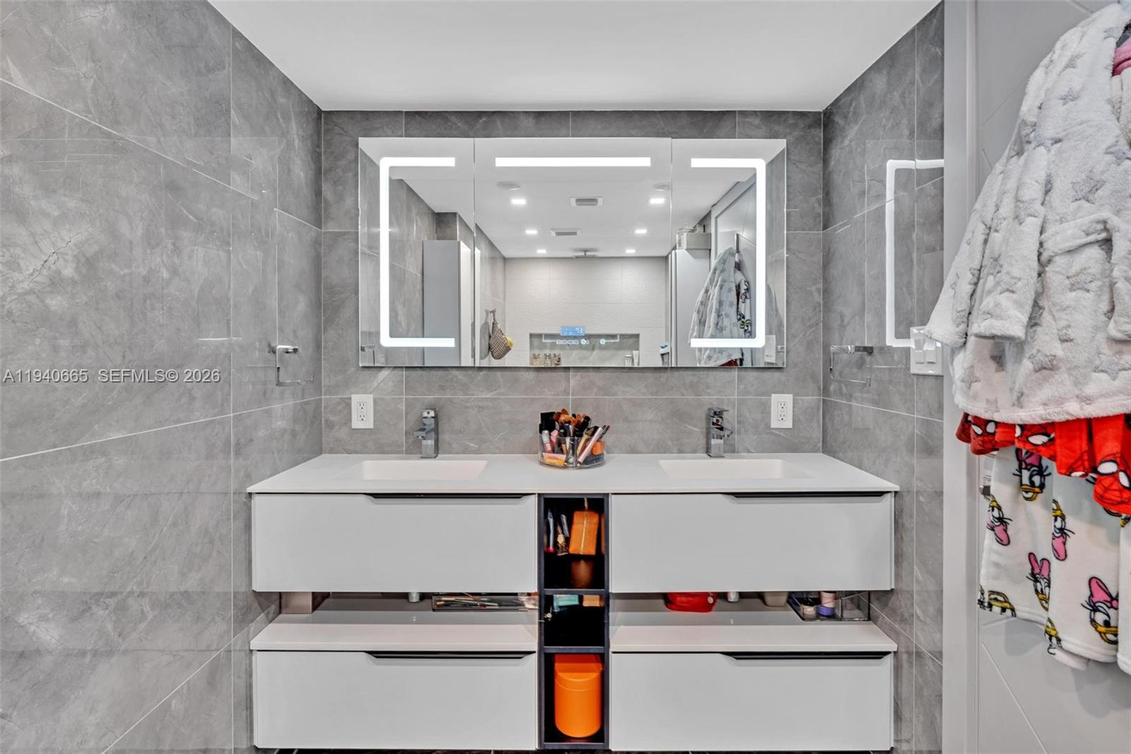 MYSTIC POINTE TOWER 500 C - Residential