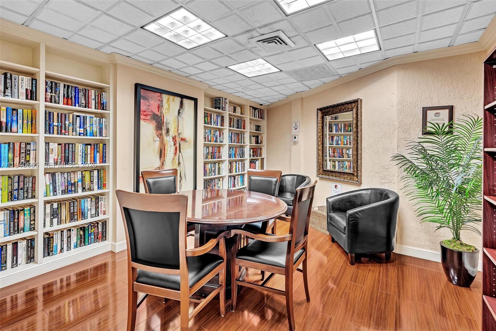 MYSTIC POINTE TOWER 500 C - Residential