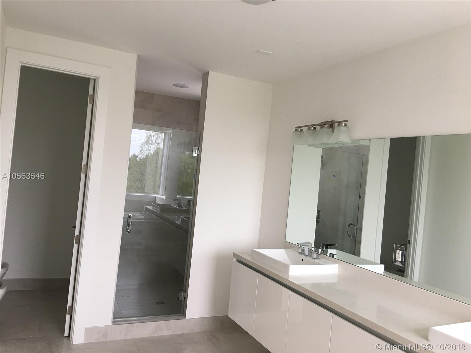 DORAL COMMONS RESIDENTIAL - Residential Lease