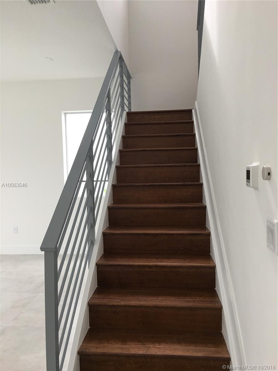 DORAL COMMONS RESIDENTIAL - Residential Lease