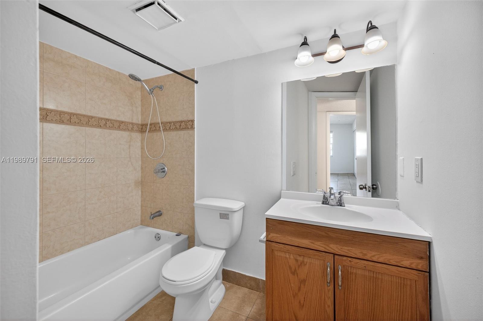 CORAL SPRINGS VILLAS COND - Residential