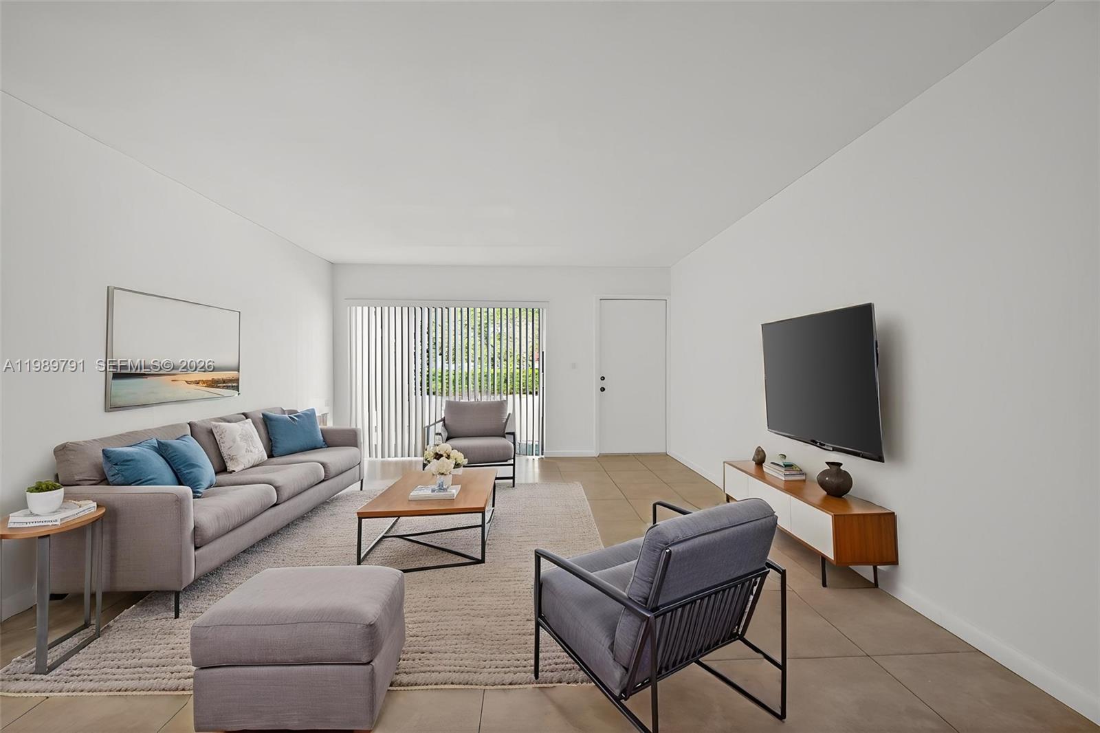 CORAL SPRINGS VILLAS COND - Residential