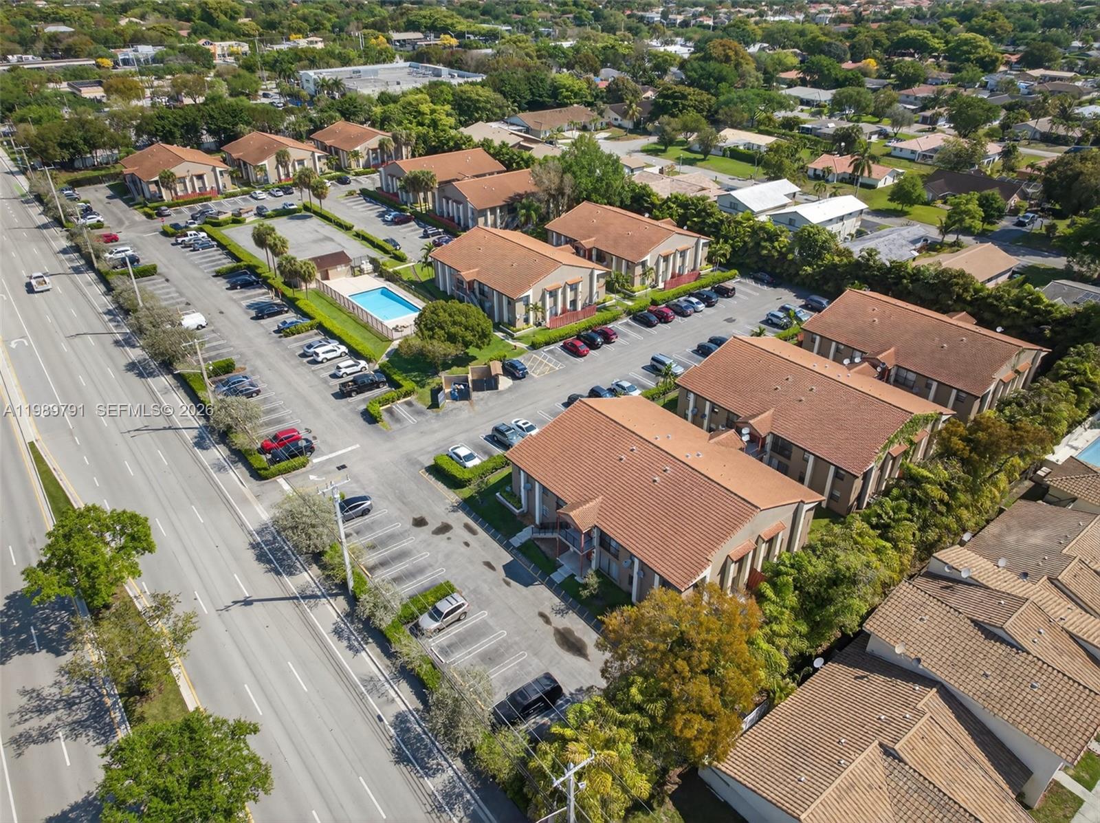 CORAL SPRINGS VILLAS COND - Residential