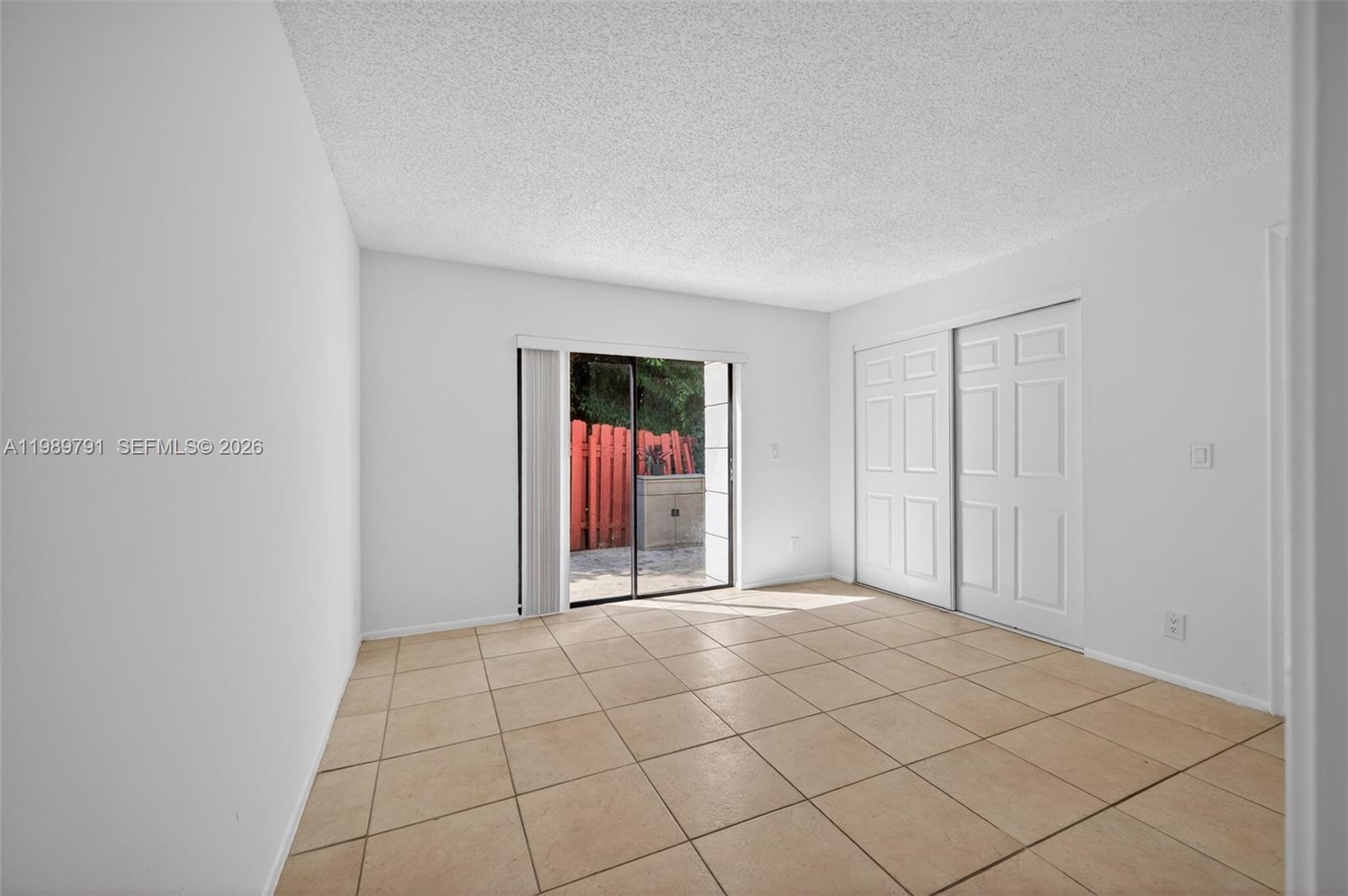 CORAL SPRINGS VILLAS COND - Residential