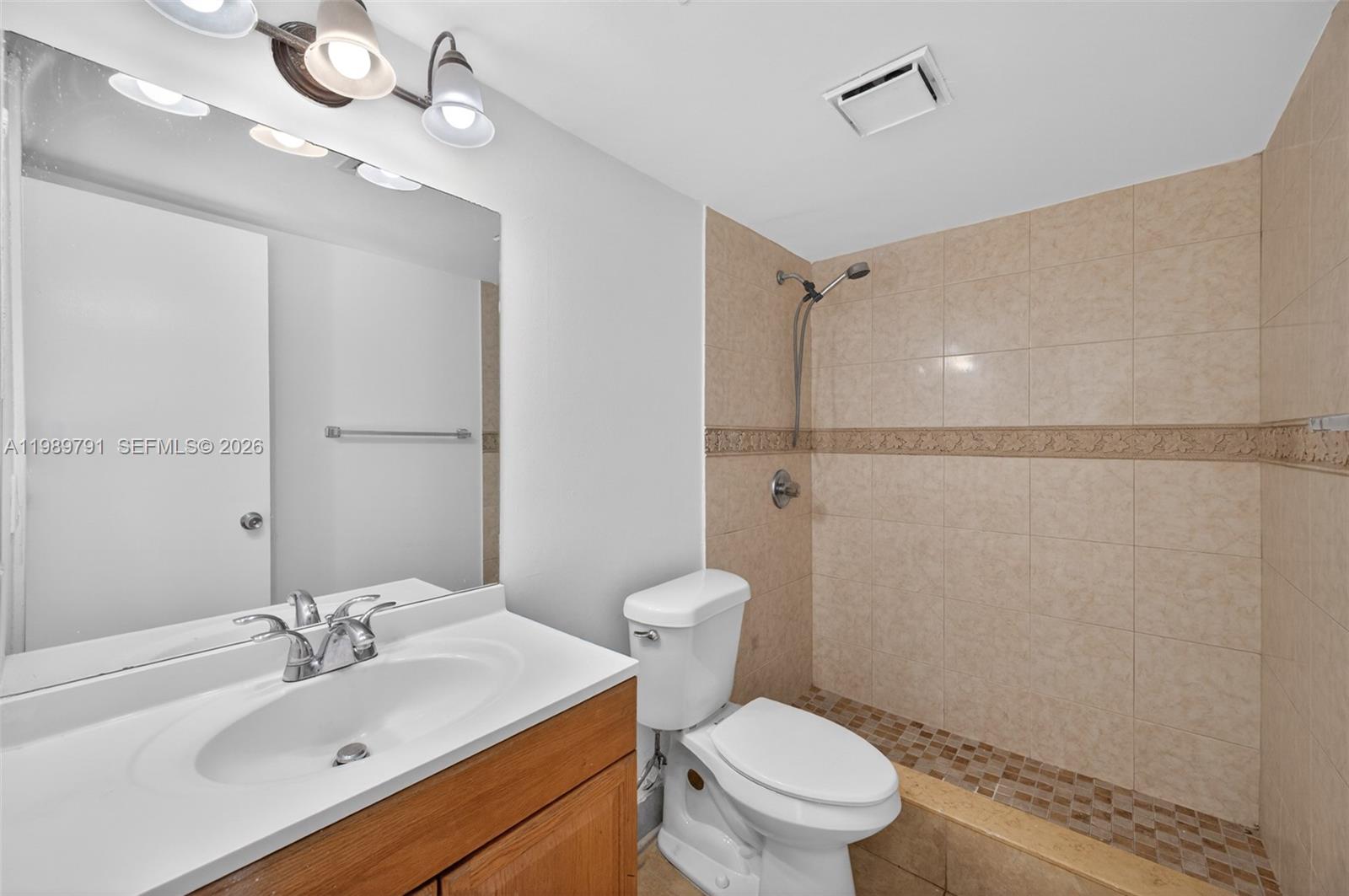 CORAL SPRINGS VILLAS COND - Residential