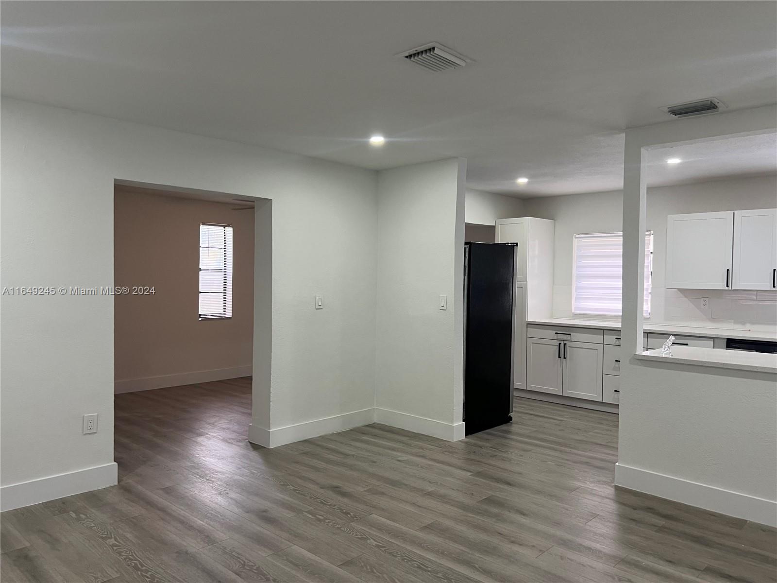MARK-ALAN MANOR - Residential