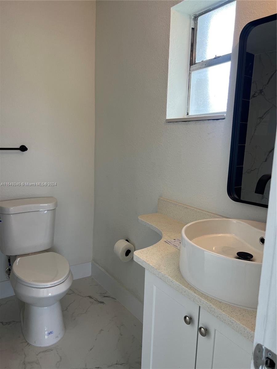 MARK-ALAN MANOR - Residential