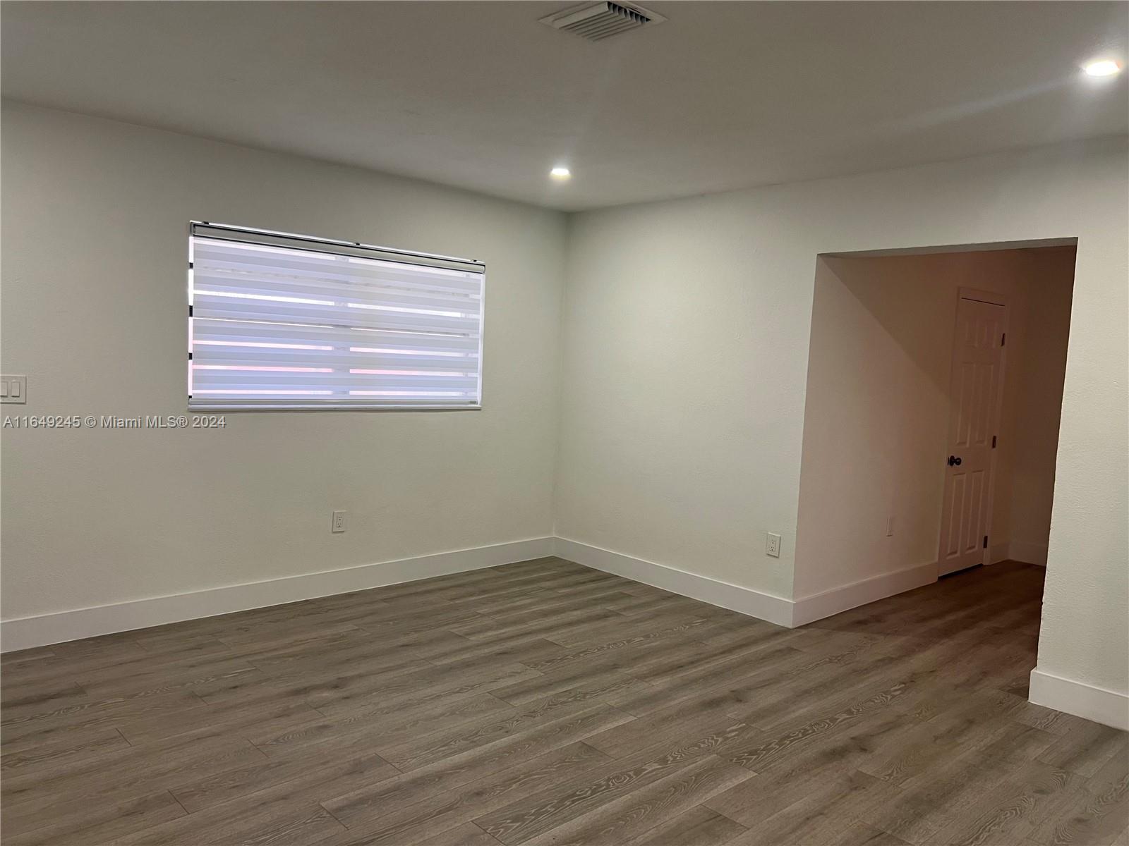 MARK-ALAN MANOR - Residential