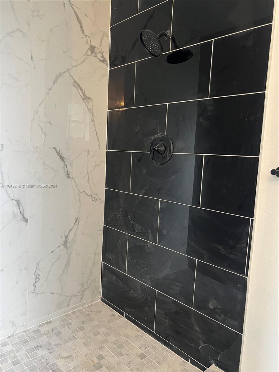 MARK-ALAN MANOR - Residential