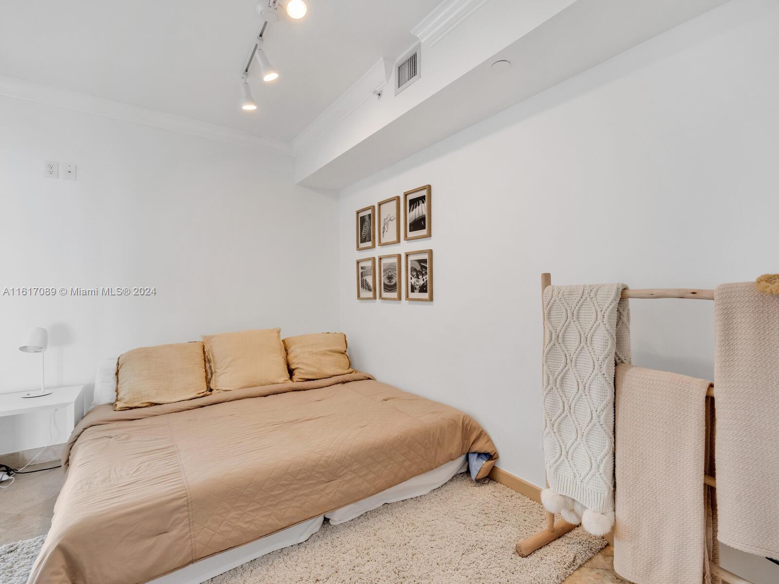 BLUE DIAMOND CONDO - Residential Lease