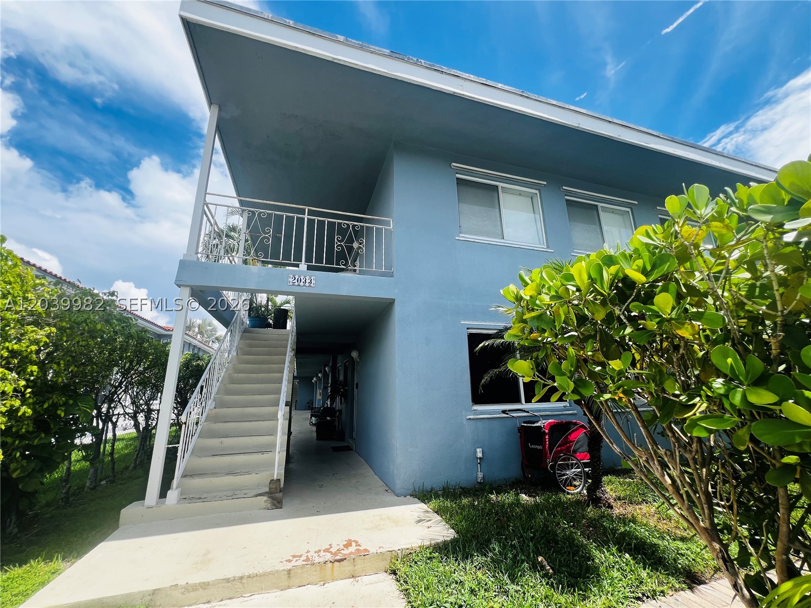2033 Calais Dr 10
