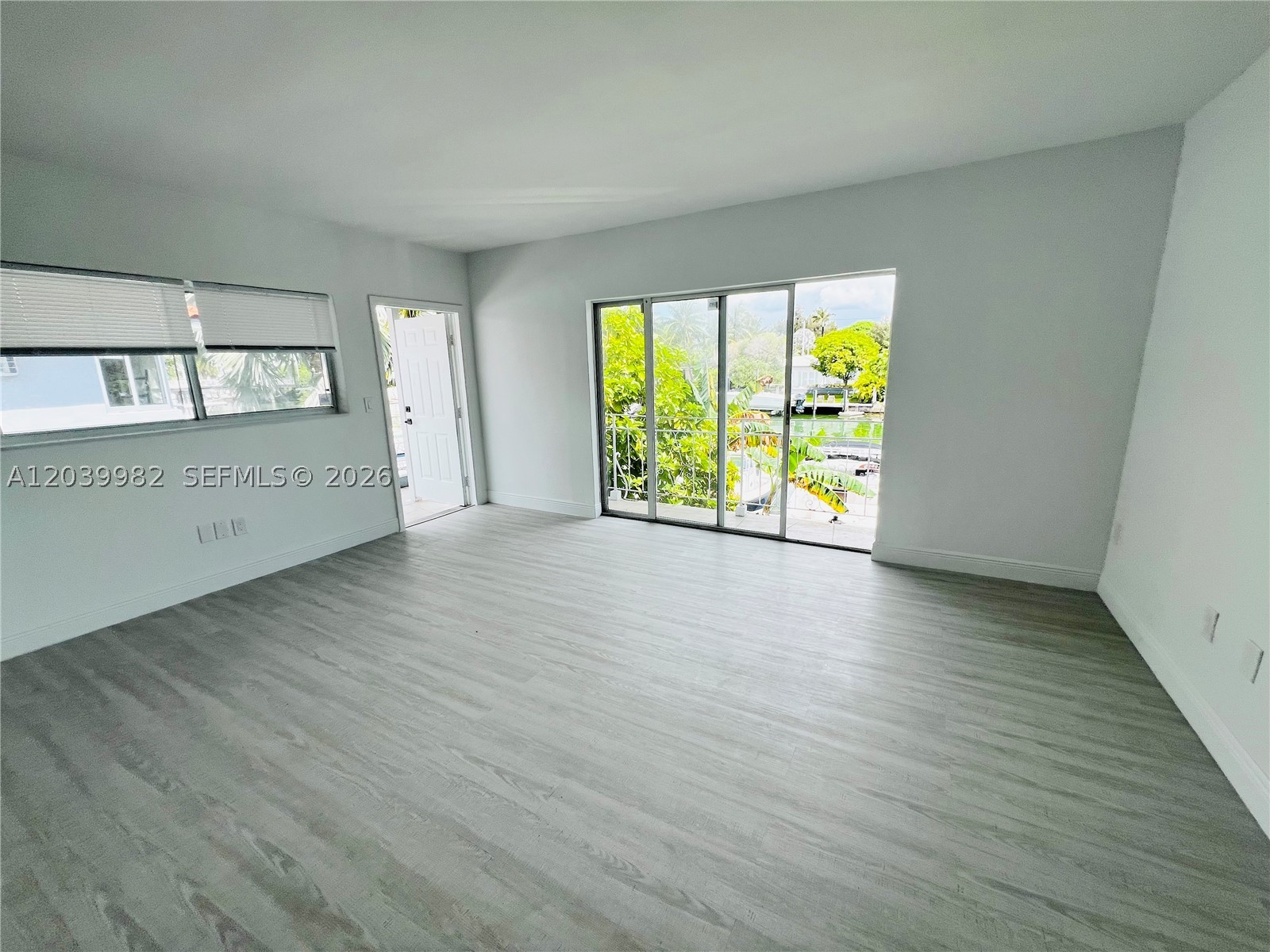 2033 Calais Dr 10