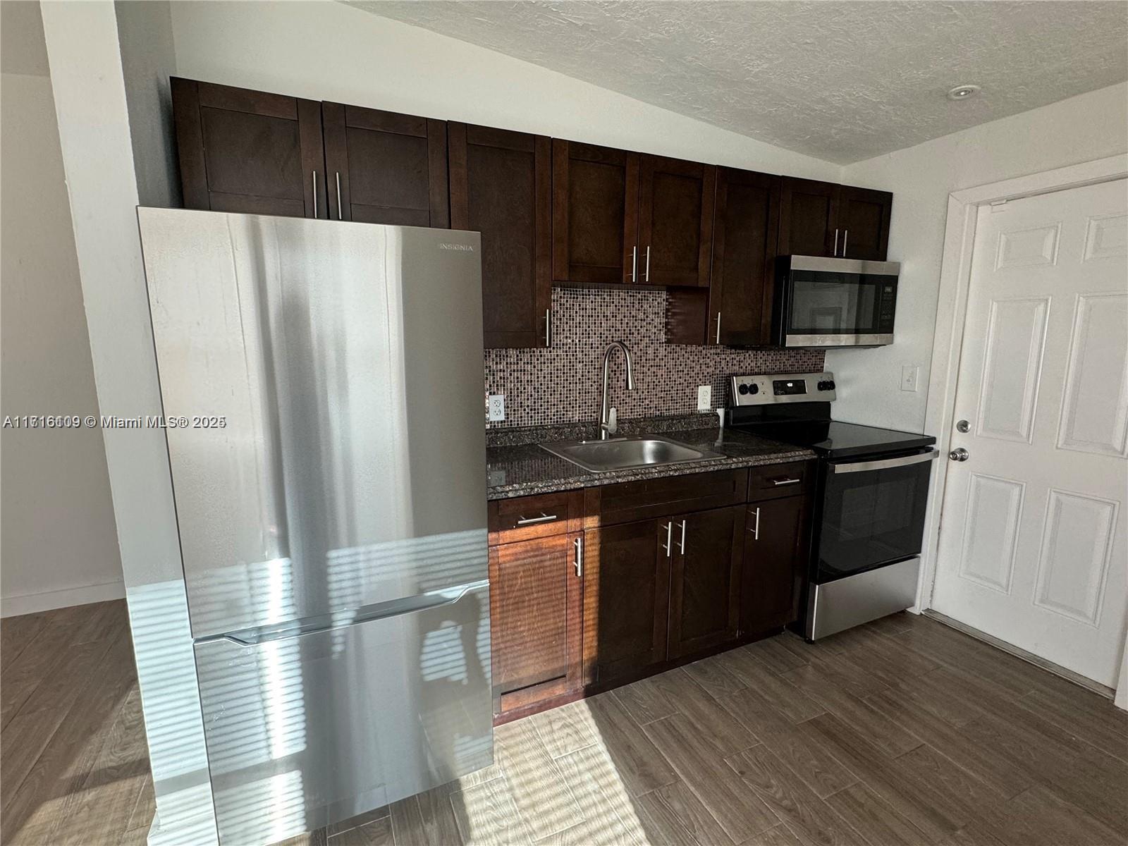 MAGNOLIA GARDENS CONSOLID - Residential Lease