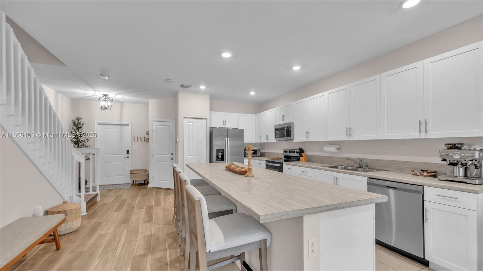 S ALLAPATTAH GARDENS - Residential