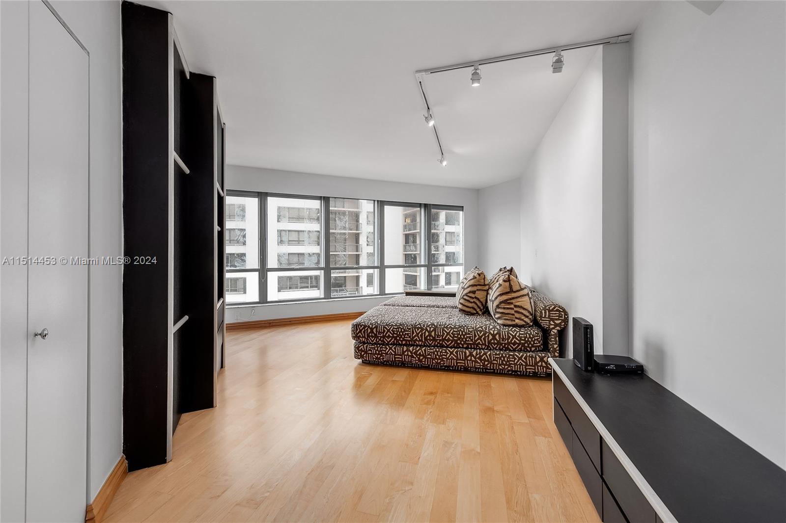 Bal Harbour 101 - Residential