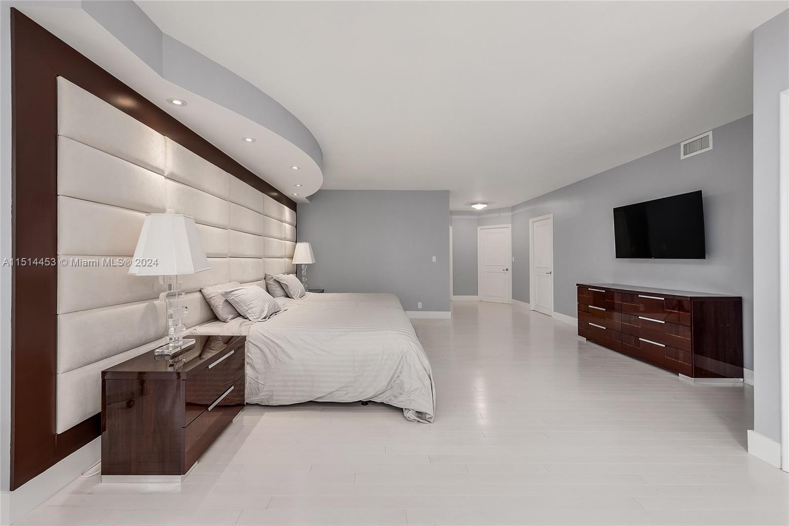 Bal Harbour 101 - Residential