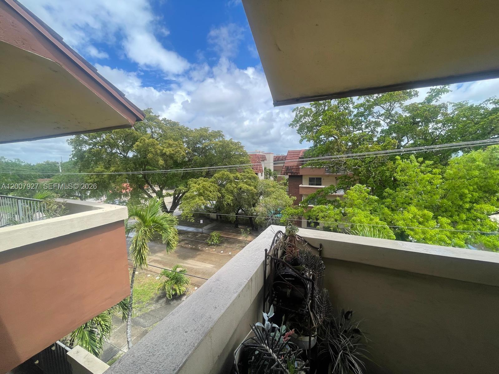 SPRINGS TOWERS CONDO - Residential