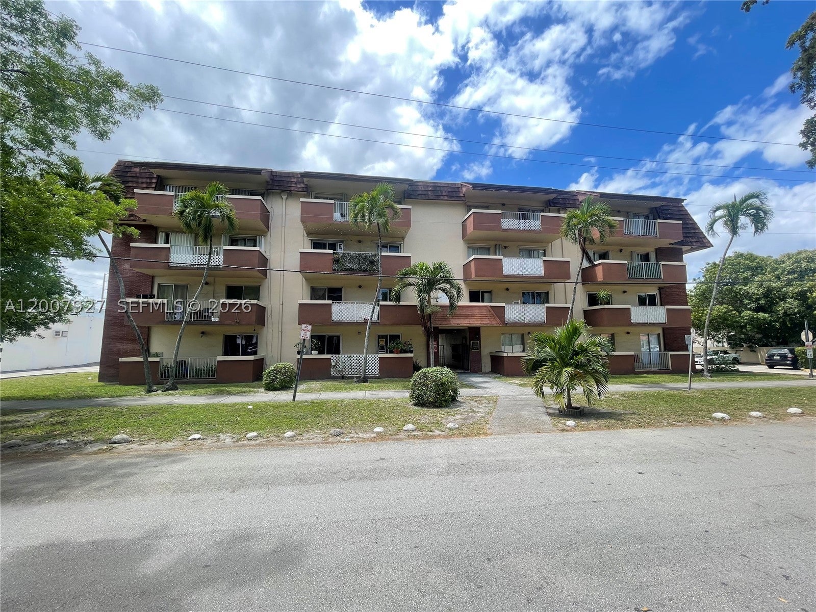 680 Miller Dr W401