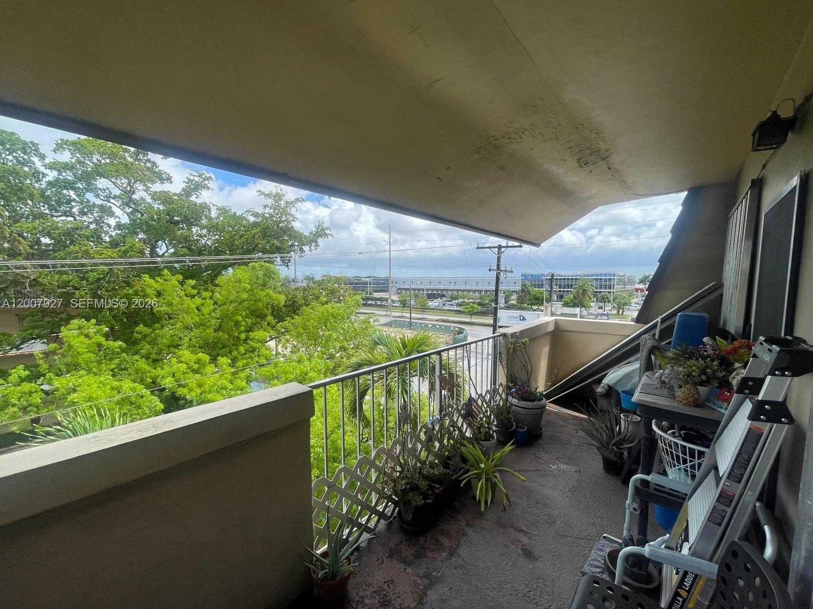SPRINGS TOWERS CONDO - Residential