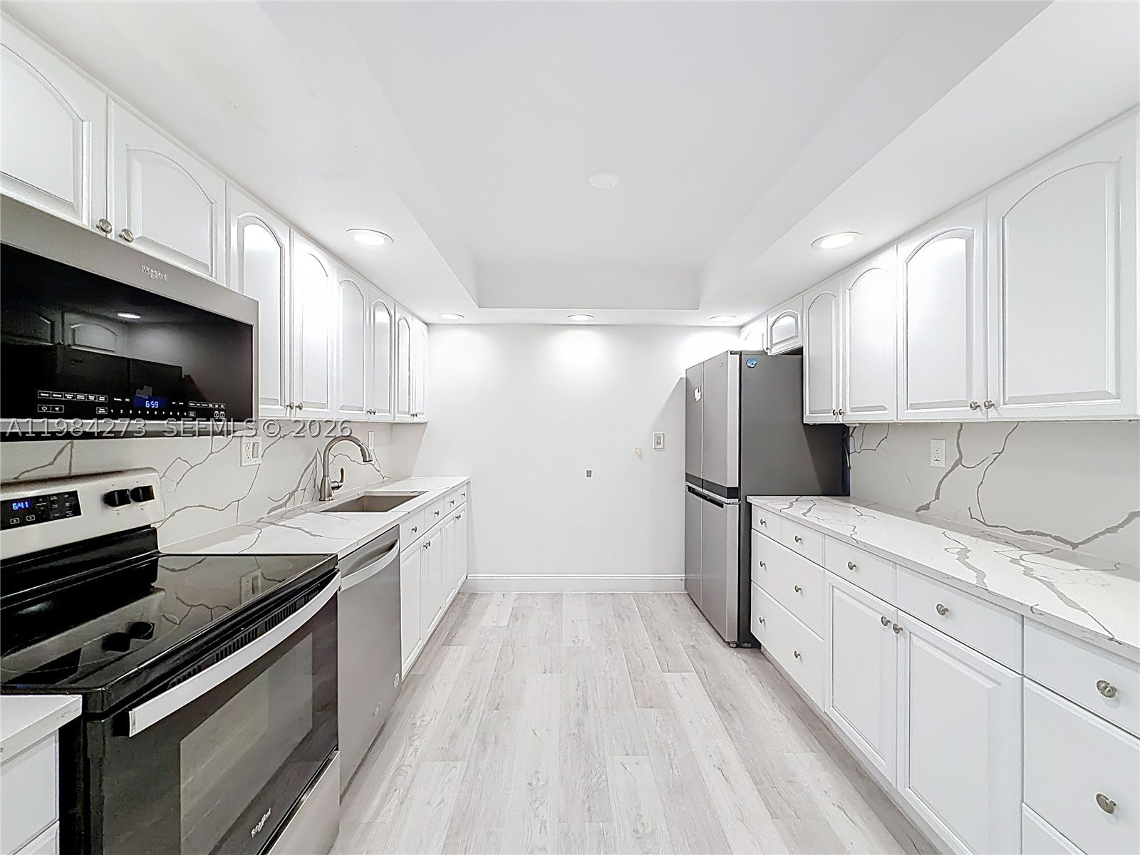 1000 Parkview Dr 121