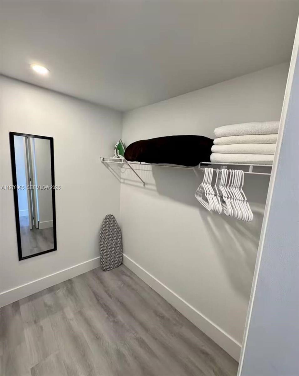 CLAIR LAKE - Residential