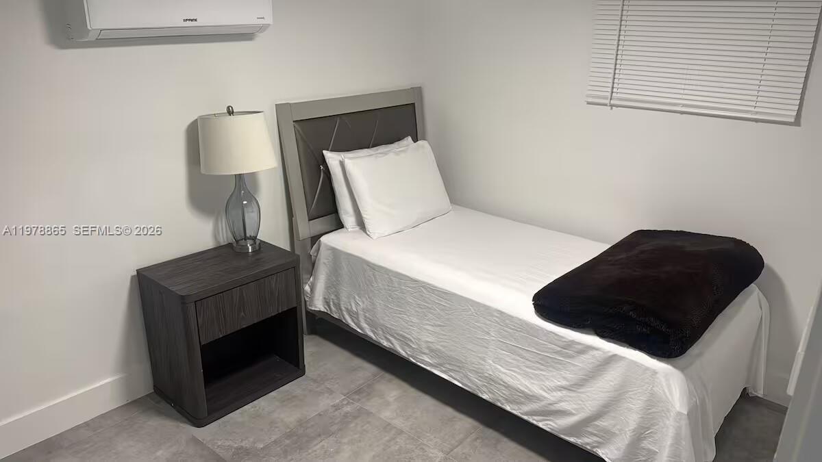 CLAIR LAKE - Residential