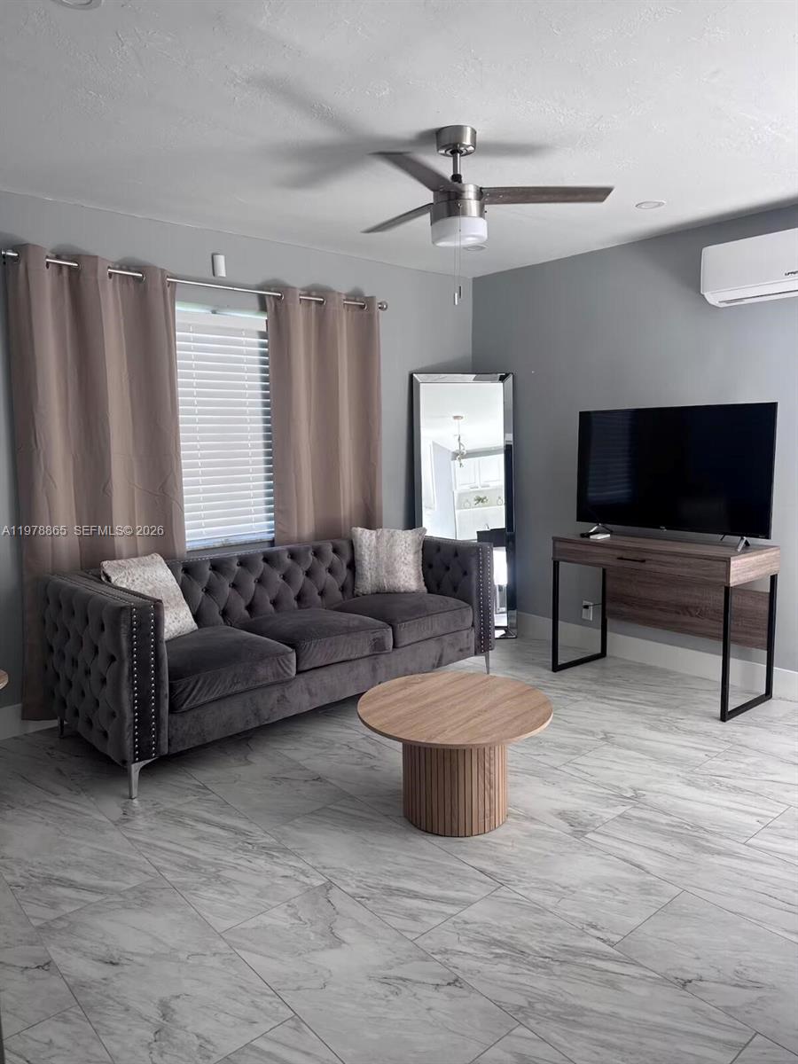 CLAIR LAKE - Residential