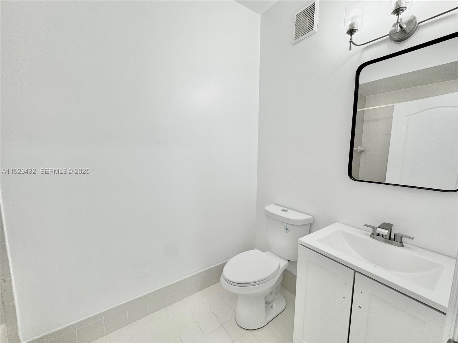 COURTYARDS AT JACARANDA C - Residential Lease