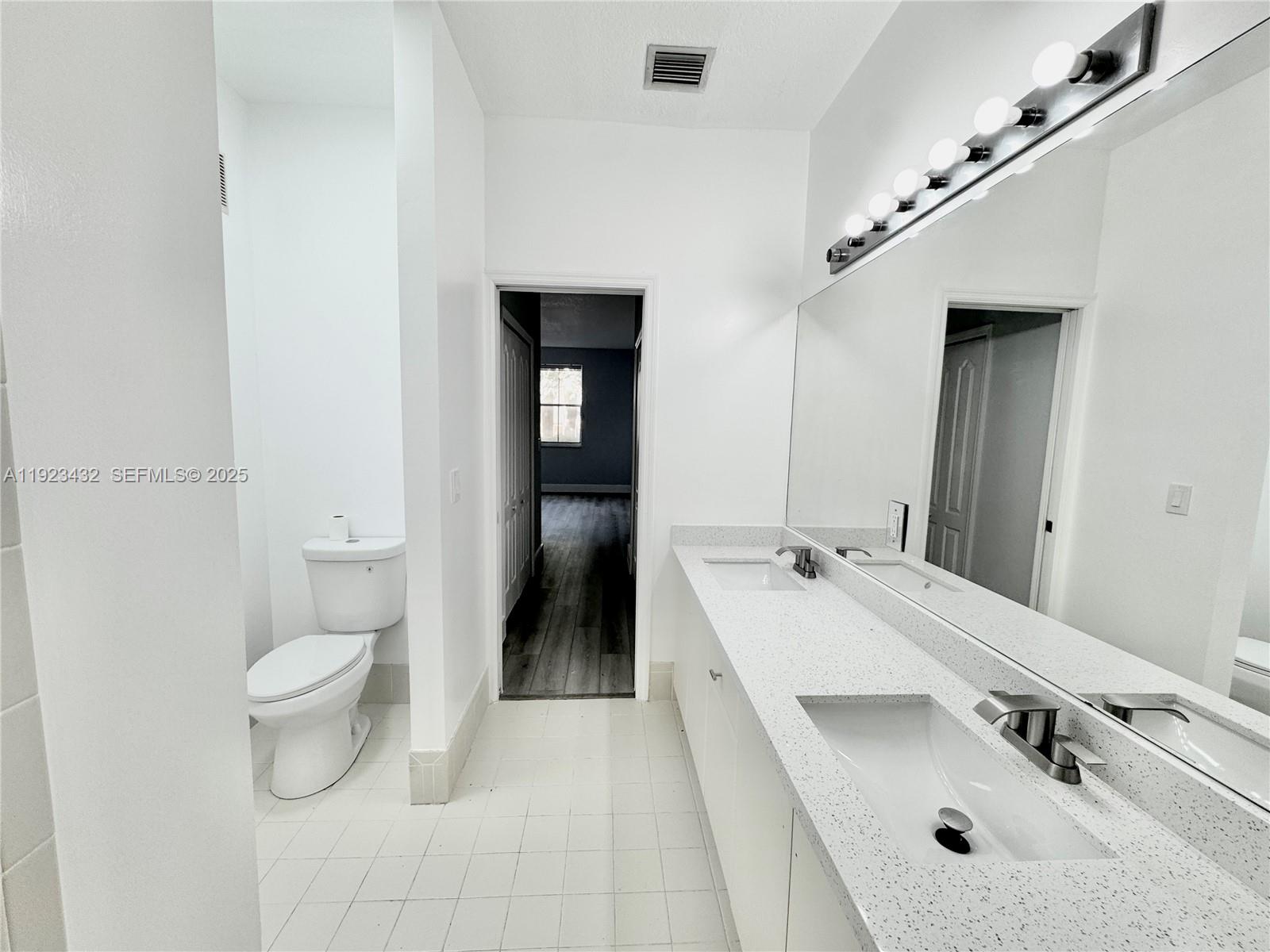 COURTYARDS AT JACARANDA C - Residential Lease