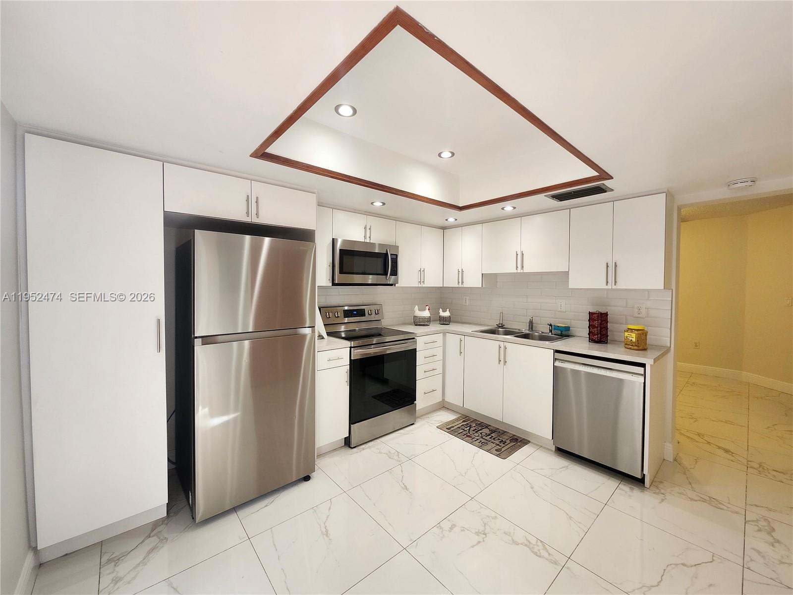 KENLAND COURT - Residential Lease