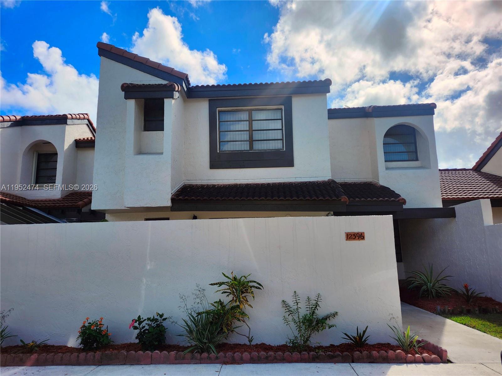 KENLAND COURT - Residential Lease