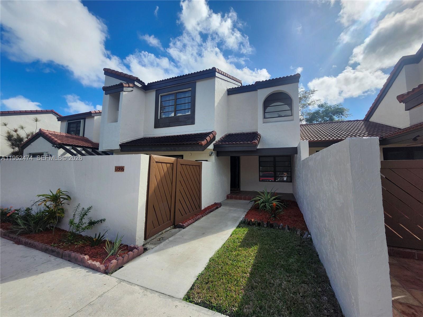 KENLAND COURT - Residential Lease
