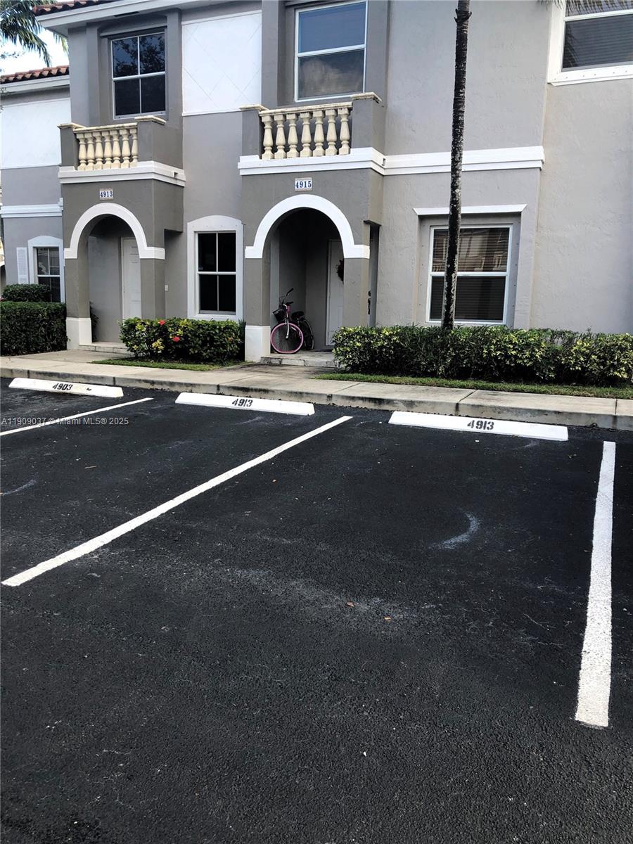 LAS TERRAZAS AT VIZCAYA C - Residential Lease