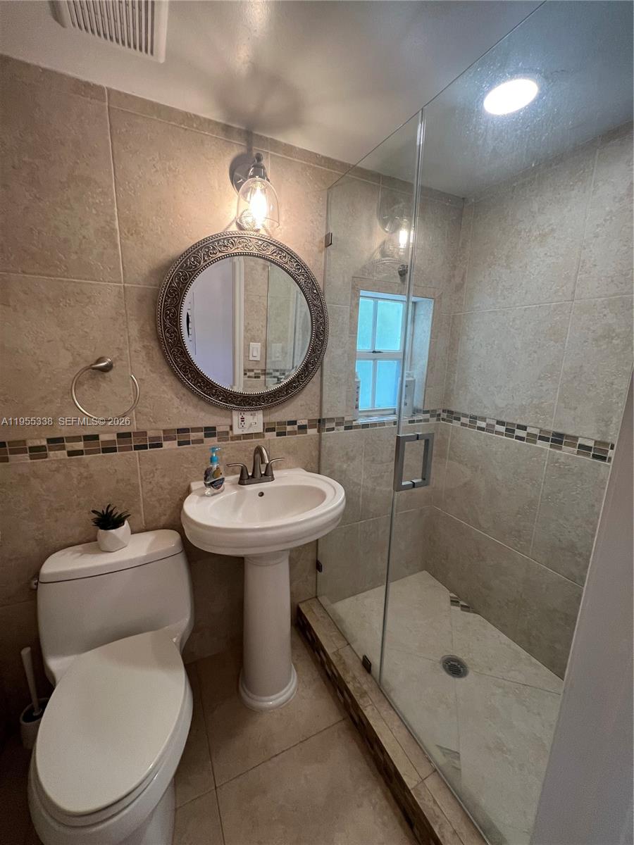 NORTH BAY ISLAND - Residential Lease