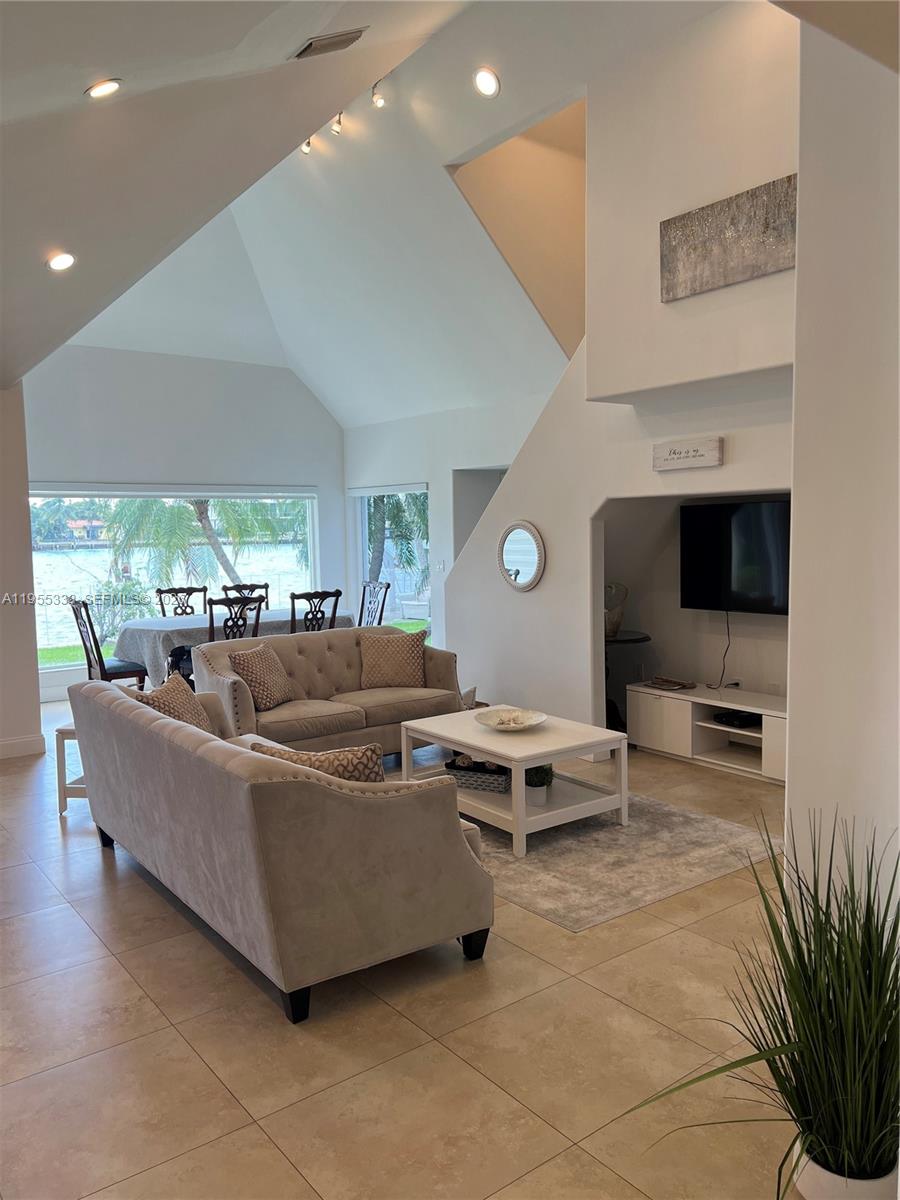 NORTH BAY ISLAND - Residential Lease