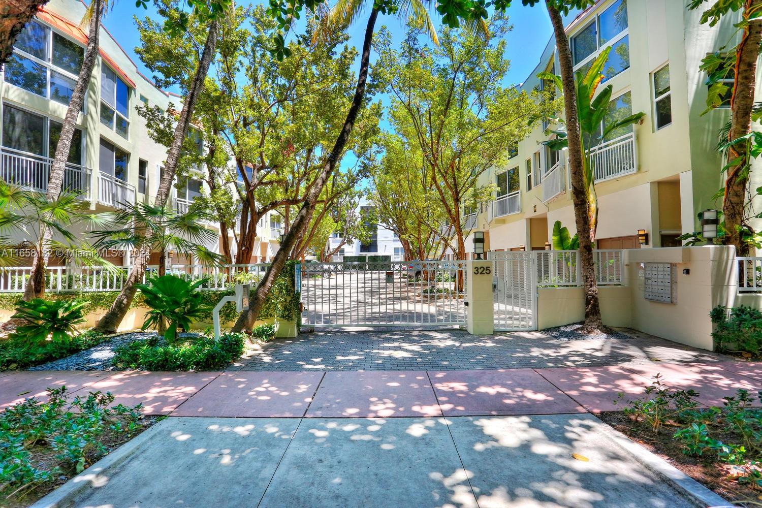 325 Meridian Ave 8, Miami Beach, Miami-Dade County, Florida - 3 Bedrooms  
2 Bathrooms - 