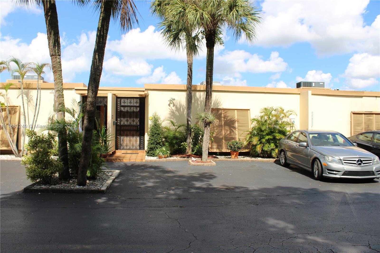 MIAMI LAKES LOCH LOMOND W - Residential