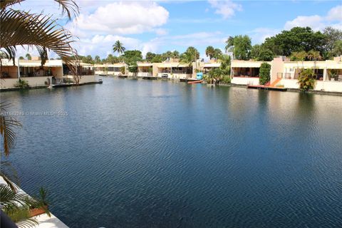 15512 Sharpecroft Dr Miami Lakes FL 33014