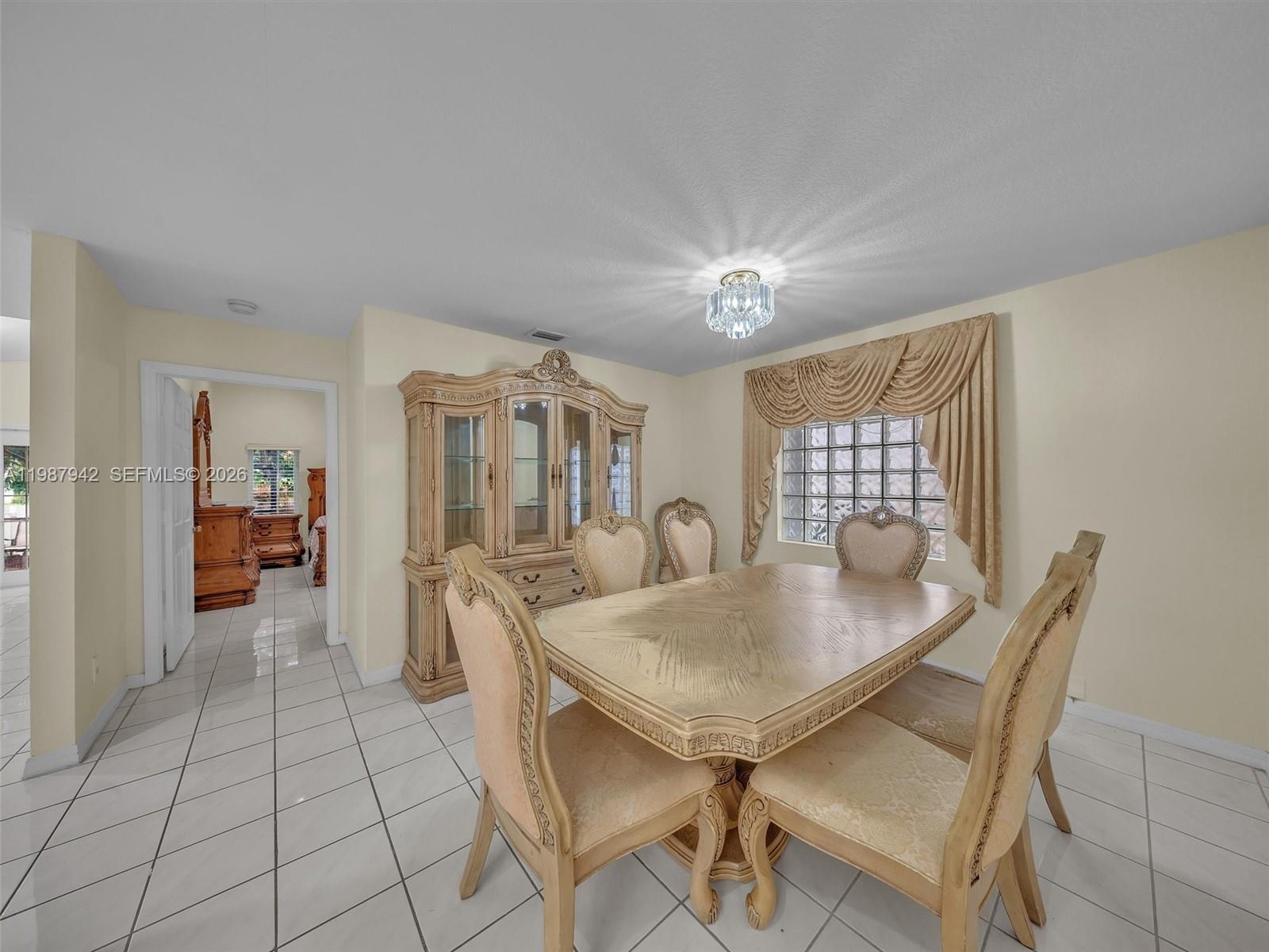 LAGO LARGO - Residential Lease