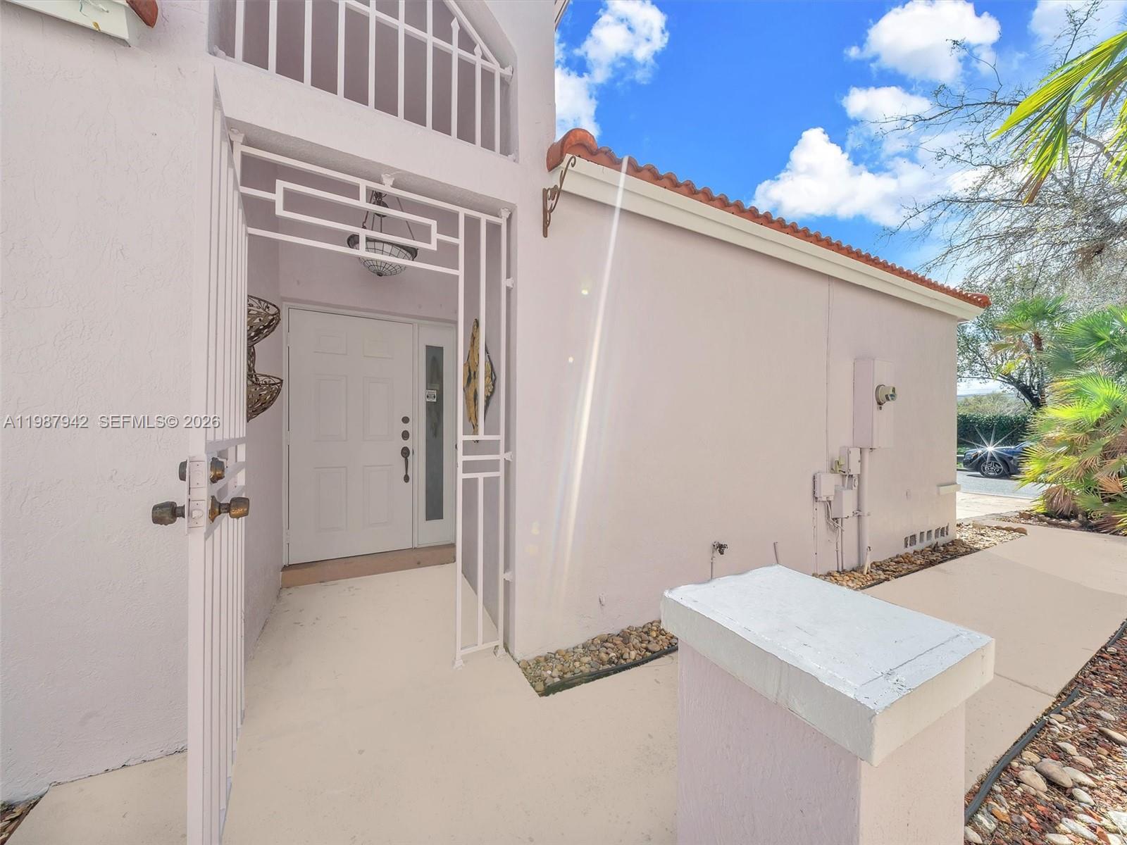 LAGO LARGO - Residential Lease