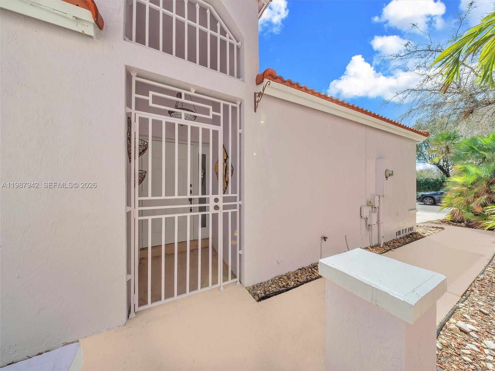 LAGO LARGO - Residential Lease