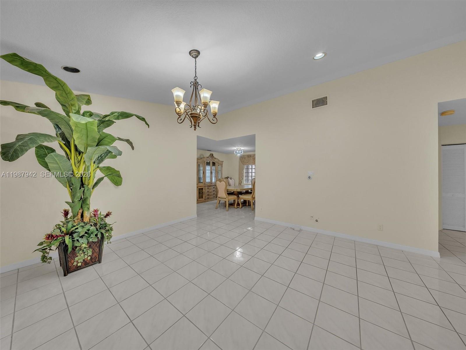 LAGO LARGO - Residential Lease